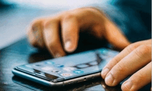 Vay trên web có bị truy cập danh bạ không